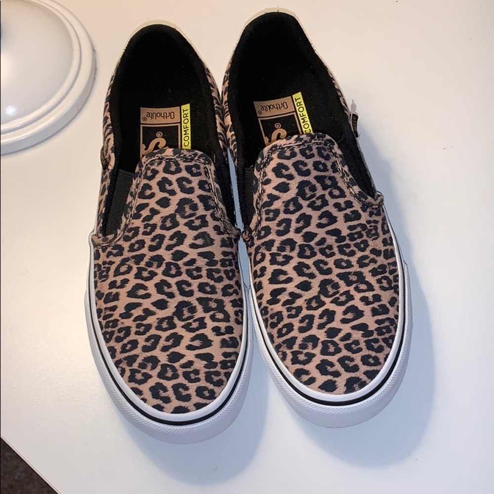 Leopard Vans